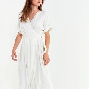 UO Gabrielle Linen Midi Wrap Dress